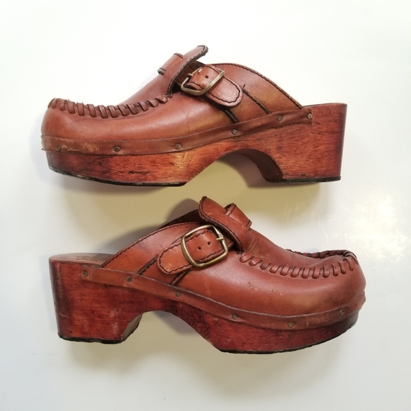 VINTAGE 70's Kinney Brown Leather Wooden Clogs